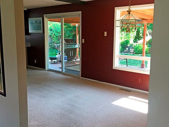 4th image of 2125 Leonard Dr