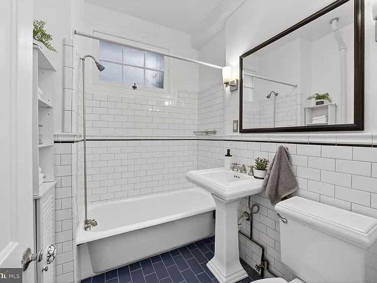 2707 Adams Mill Rd NW #400 — Photo 17