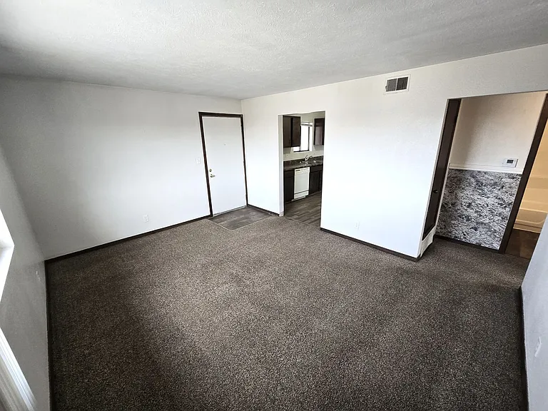 1311 SW 10th St — Photo 5