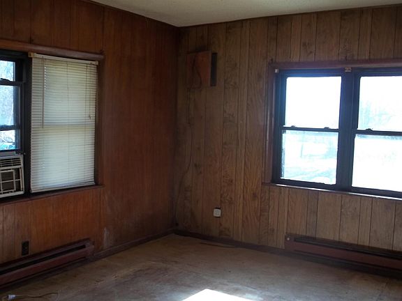 3rd image of 501 Mountain View Dr