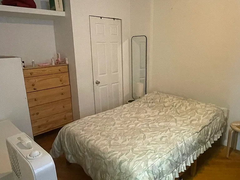 45 Louisa St #C — Photo 8