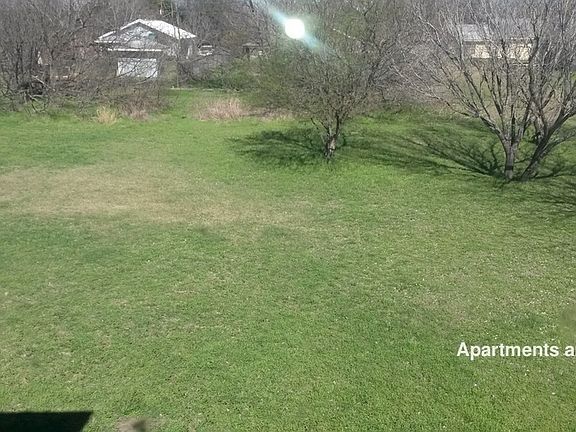 5th image of 492 N Live Oak Ave