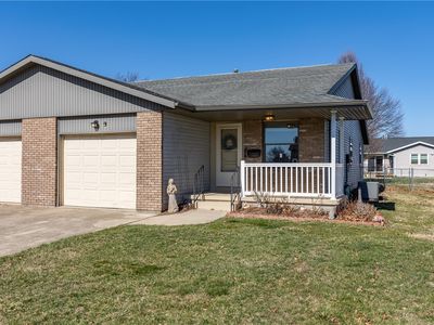 1114 Holly Dr, Effingham, IL, 62401