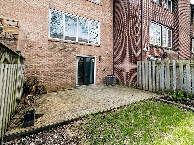17 Stoneham Rd — Photo 36