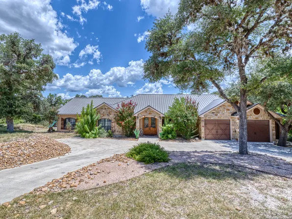 216 skipping stone, ConCan, TX 78838