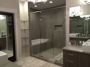 3621 Valley Dr, Bismarck, ND 58503