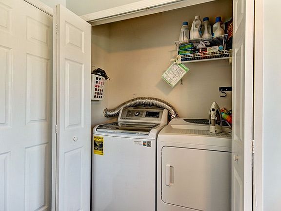5th image of 828 Tarpon Ave