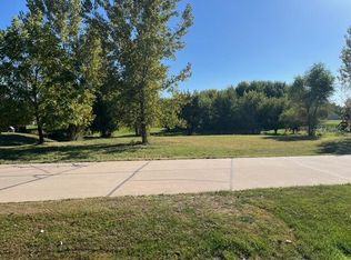 2442 Prairie Rose Rdg, Muscatine, IA 52761