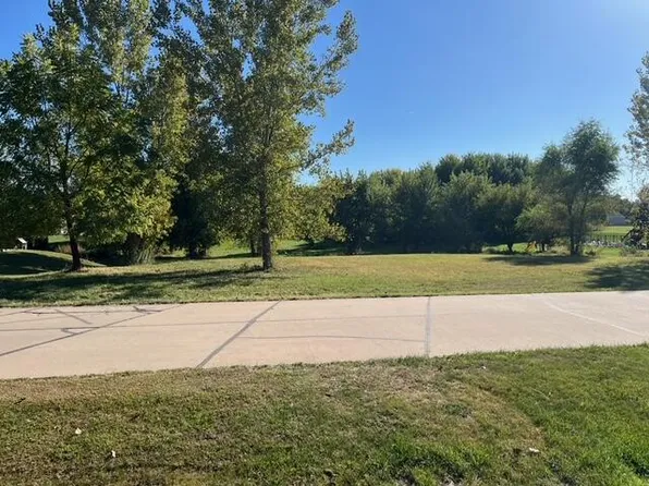 2442 Prairie Rose Rdg, Muscatine, IA 52761