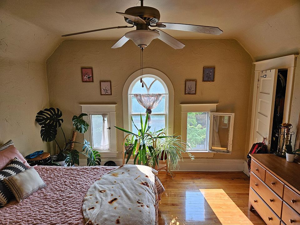 1st image of 2311 Bryant Ave S APT 3