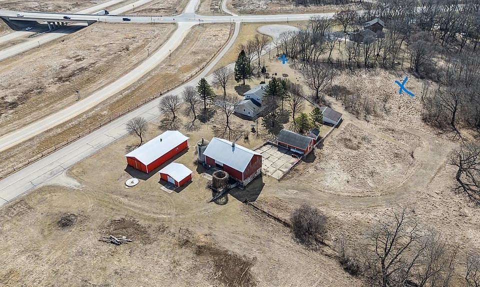 2nd image of 10519 N Otter Creek Ct