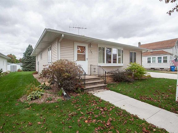 2nd image of 207 G Ave