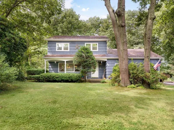 34 Whitewood Drive, Rocky Point, NY 11778
