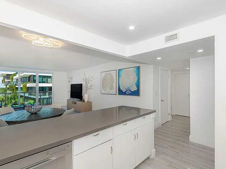 2301 Collins Ave #534 — Photo 15