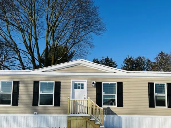 2 Norhill Dr #No02, Rochester, NY 14625