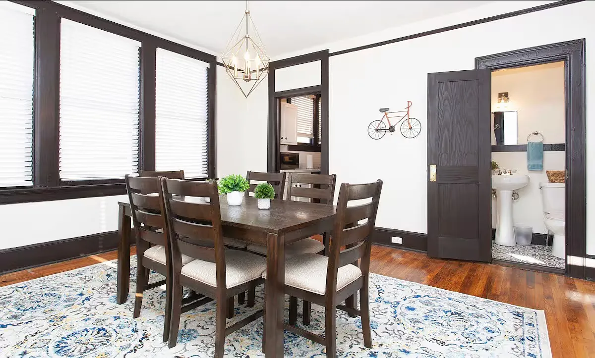 Midtown Duplex — Photo 4