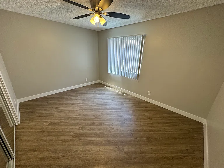 5068 Franklin Ave — Photo 18