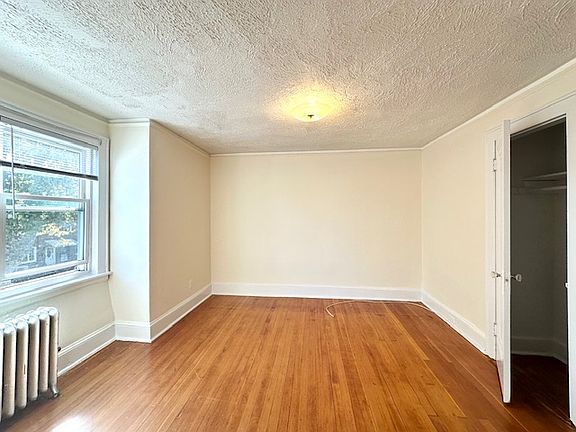 4th image of 21-18 28th St #2