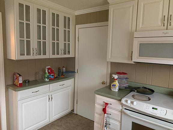 5th image of 705 Cedar Valley Rd