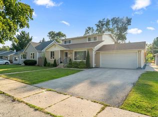 10624 Oak Park Ave, Chicago Ridge, IL 60415