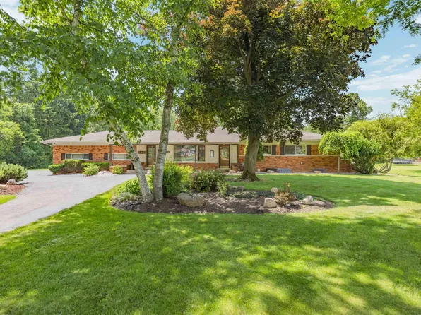 5248 Brookside Dr, Shelby Township, MI 48316