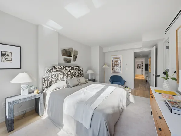 650 East 6th Street image 7 of 11