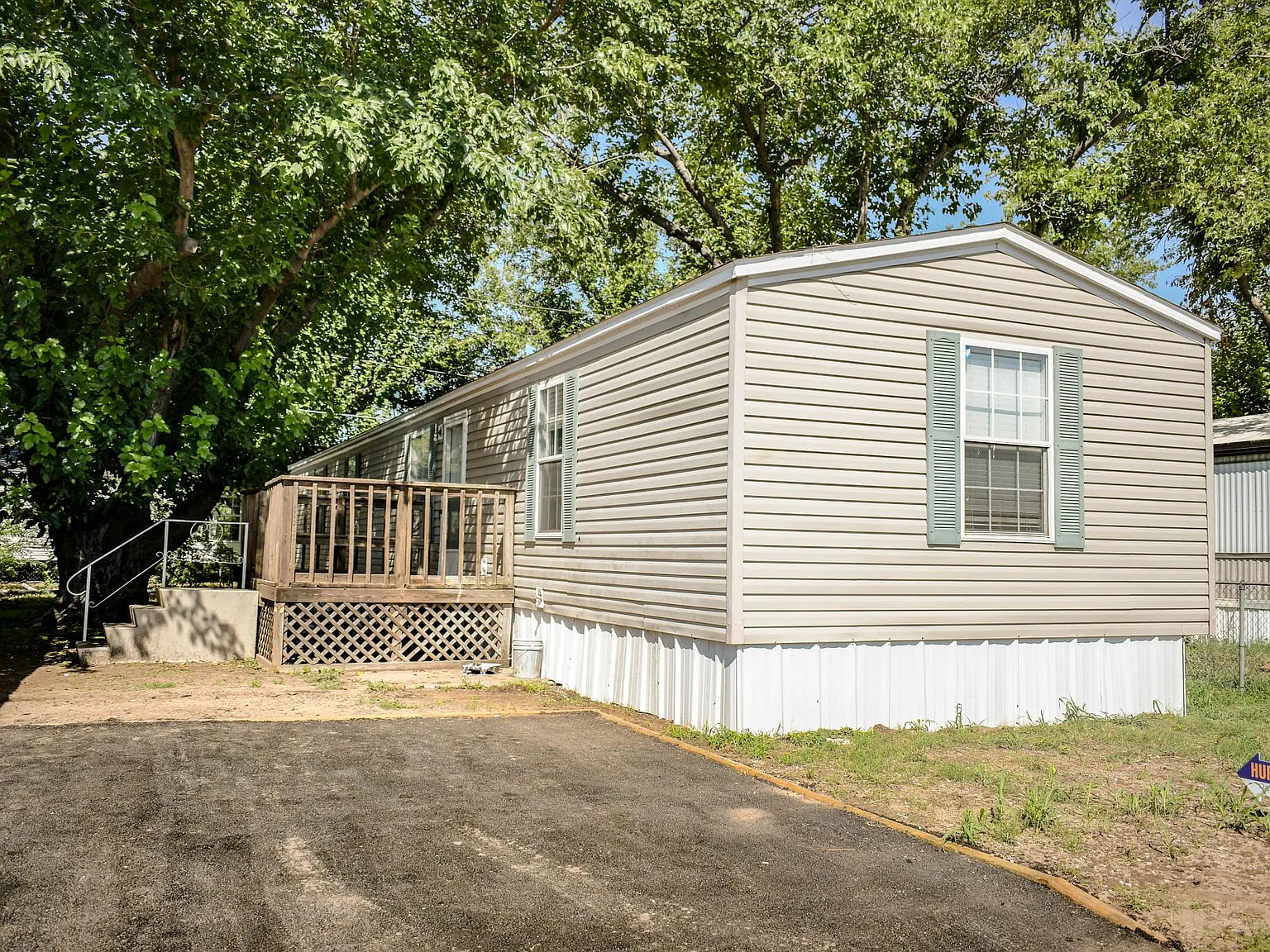 3 bed, 1165 sqft, $900 — Photo 1