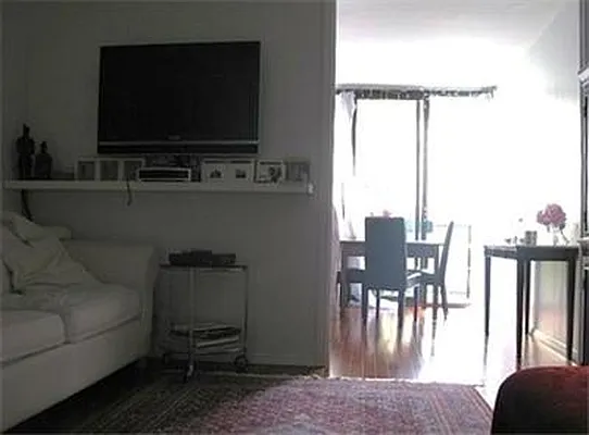 Rented by R New York | media 8