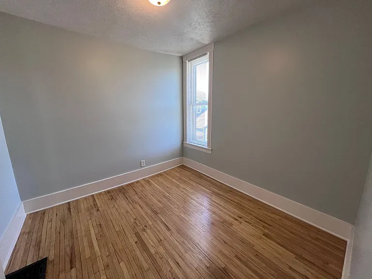 724 Fairview Ave NE — Photo 17