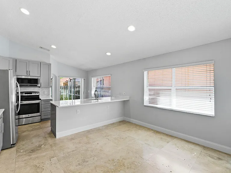 10781 Cypress Lake Ter — Photo 7