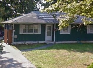 24 Strafford St, Mastic, NY 11950