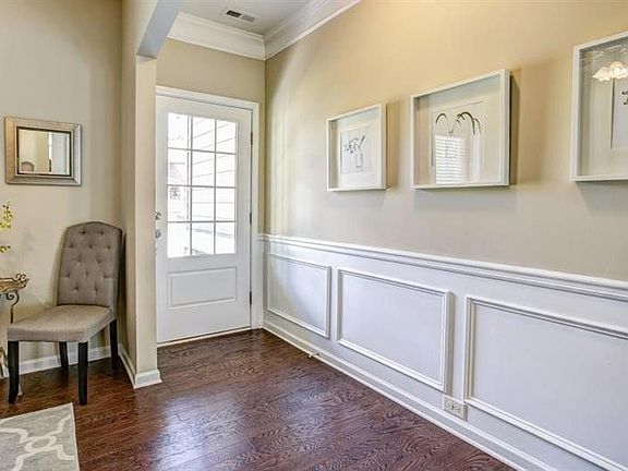 3rd image of 113 Hankins Dr