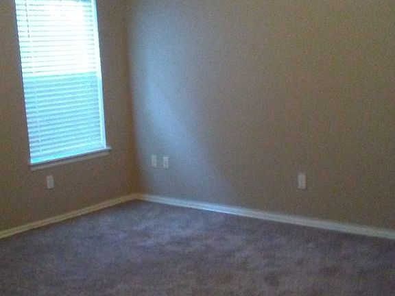 3rd image of 1328 Woodcreek Dr