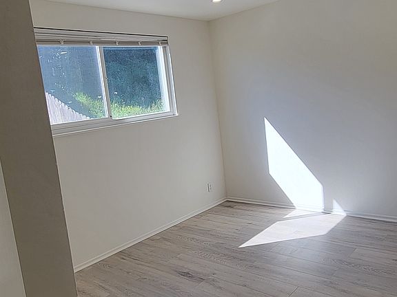 3rd image of 29 Woodland Ave