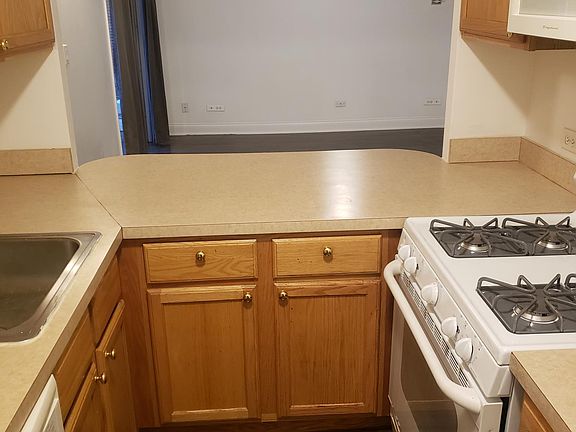 4th image of 6141 W 64th Pl Ste 1