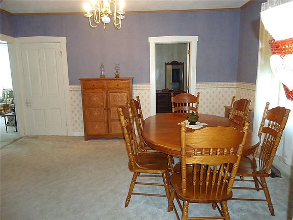 5th image of 308 N Walnut St