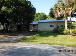 1519 Eastlake Ln, Sebastian, FL 32958
