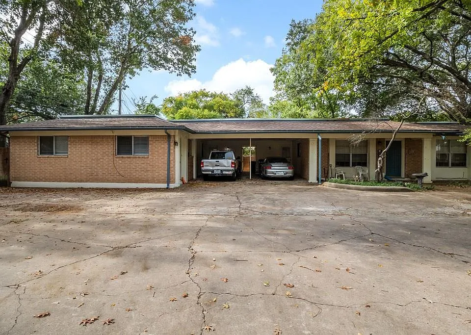 2802 Saint Edwards Cir #B