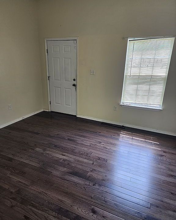 1st image of 1112 Freer Dr
