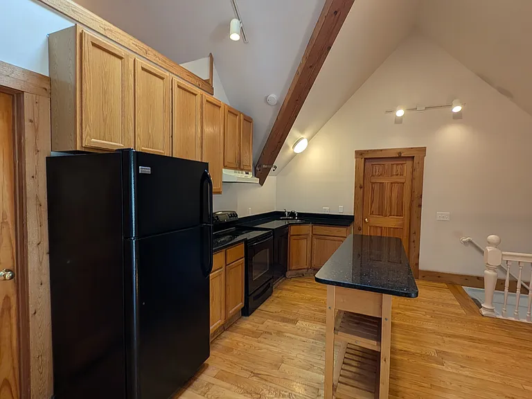 541 University Ave #5 — Photo 7