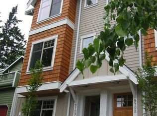 9723 Roosevelt Way NE, Seattle, WA 98115