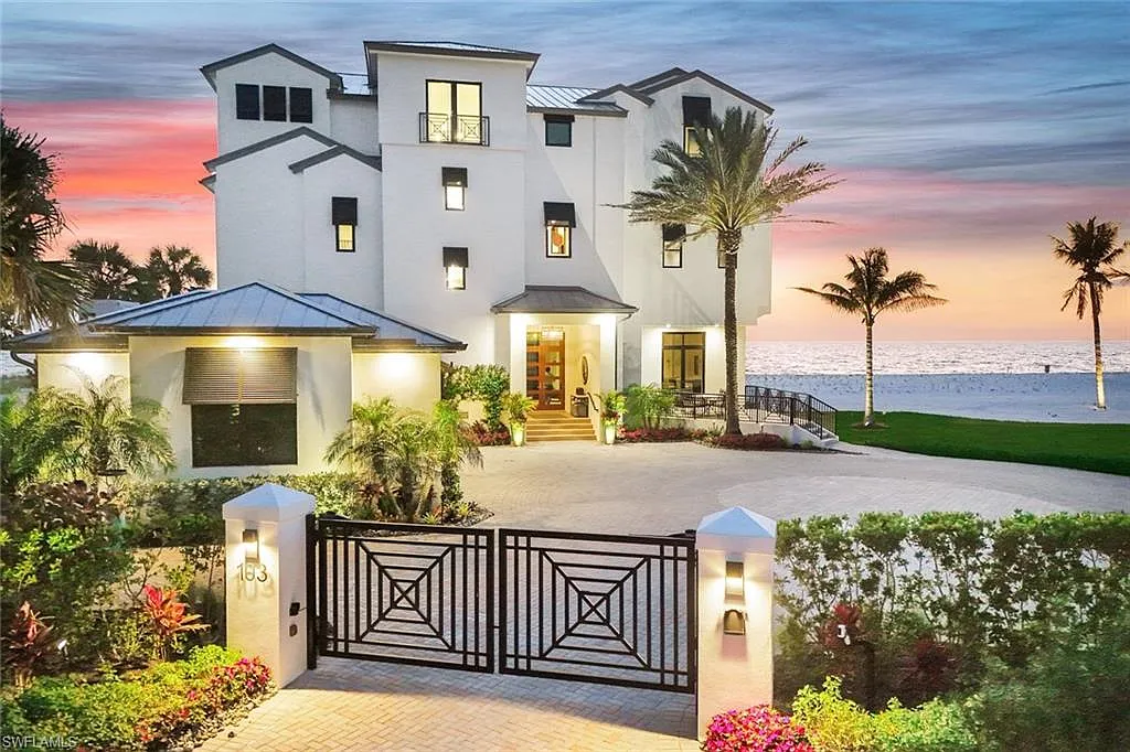 4 bed, 5.5 bath, 6300 sqft, $100,000 — Photo 1