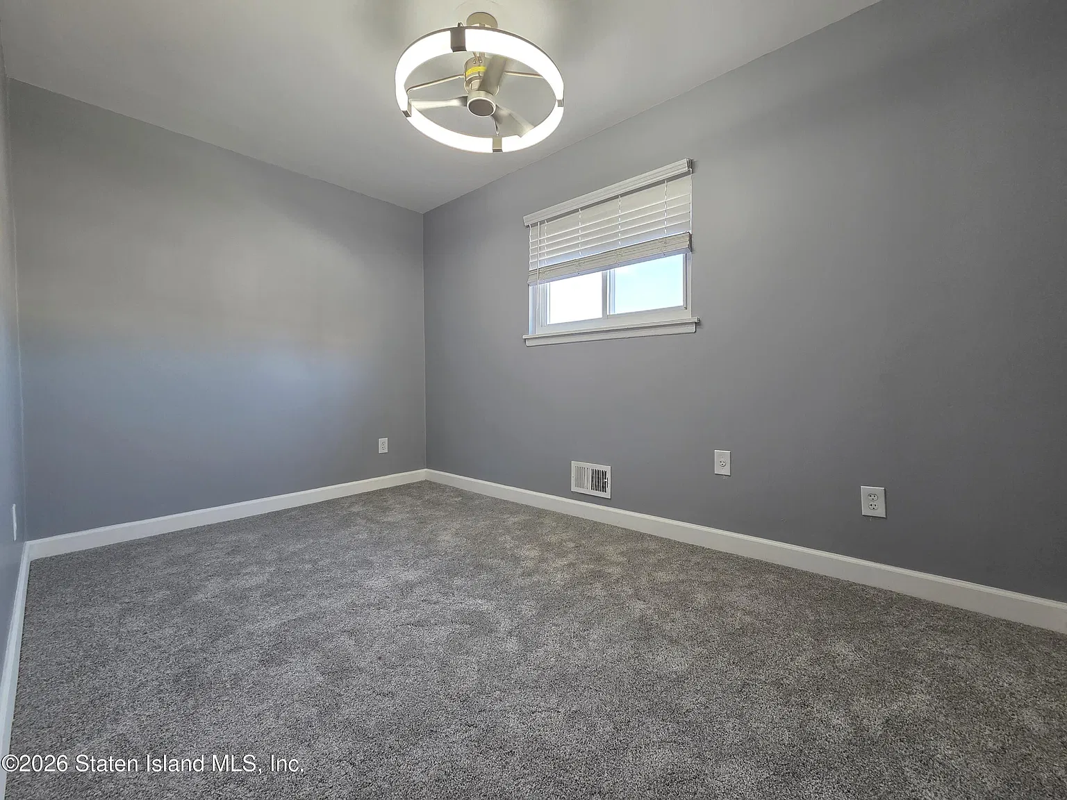 3 bed, 2.0 bath, 1000 sqft, $3,300 — Photo 4
