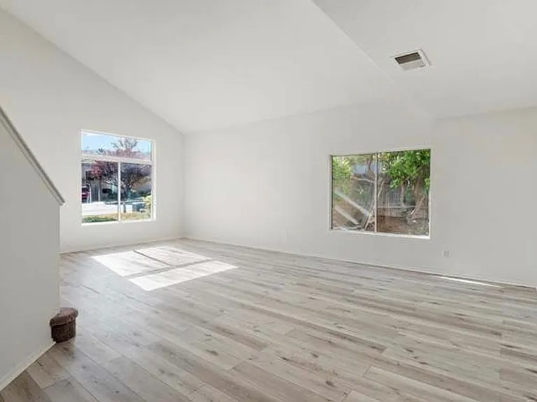6833 Andover Ave — Photo 7