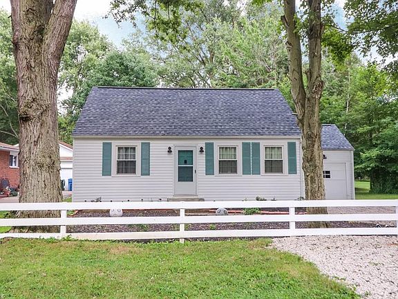 2nd image of 4707 Martin Dr