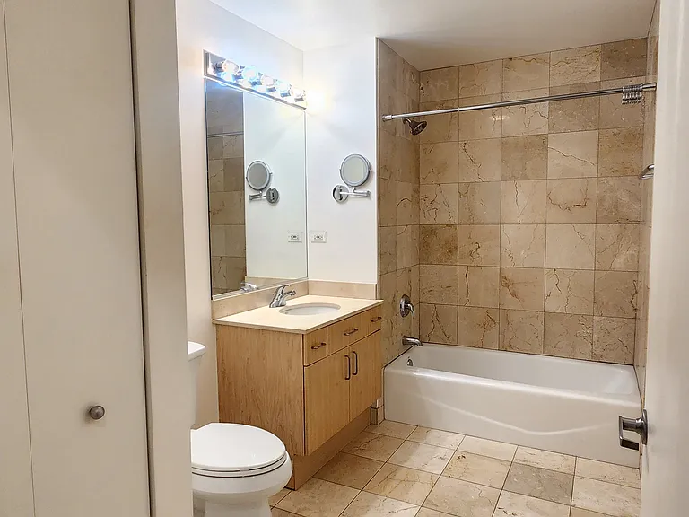 1260 W Washington Blvd #606 — Photo 10