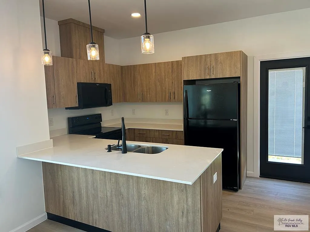 2 bed, 2.0 bath, 994 sqft, $1,700 — Photo 4