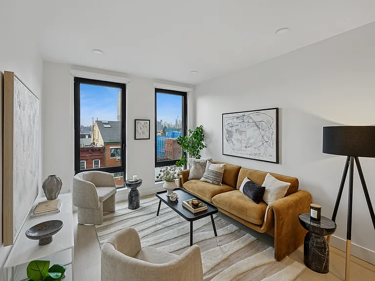 170 Freeman St #206 — Photo 4
