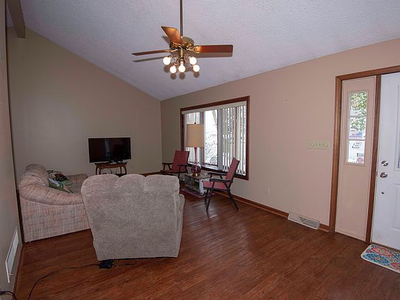 3rd image of 25041 S Marian Ave