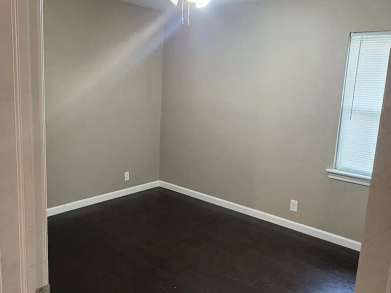 2506 Roy Cir — Photo 17
